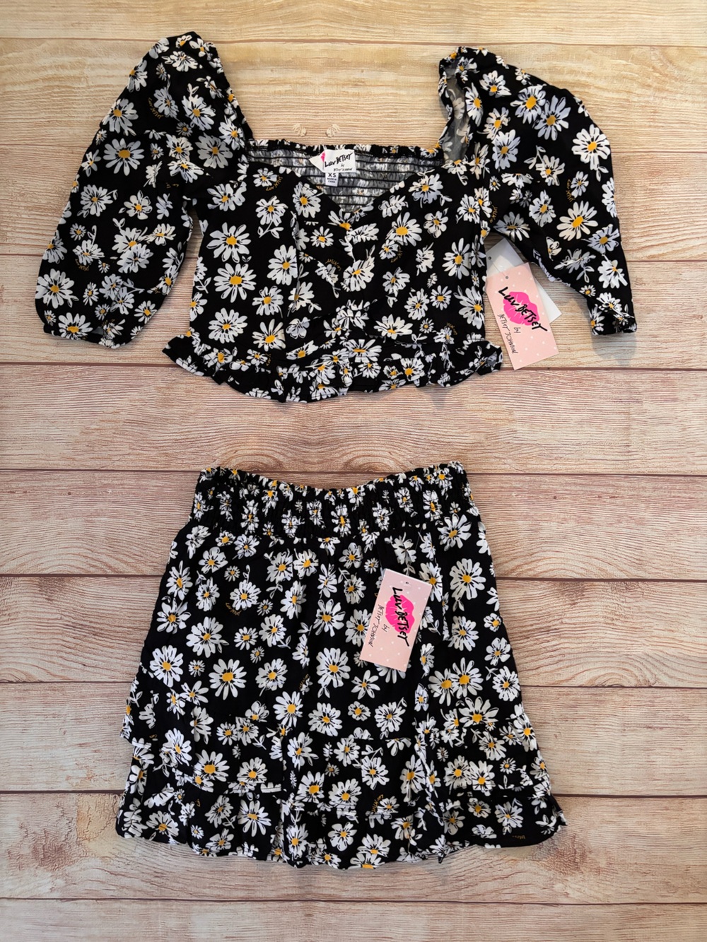 Betsey Johnson 2 piece skirt set
